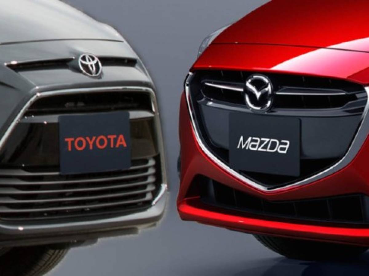 Toyota firma alianza con Mazda
