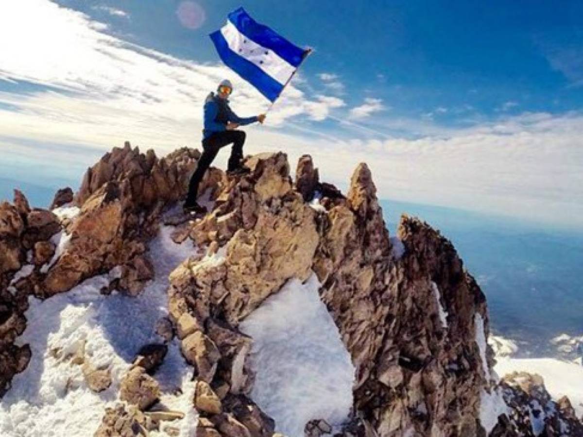 Alpinista hondureño se prepara para escalar el Monte Everest