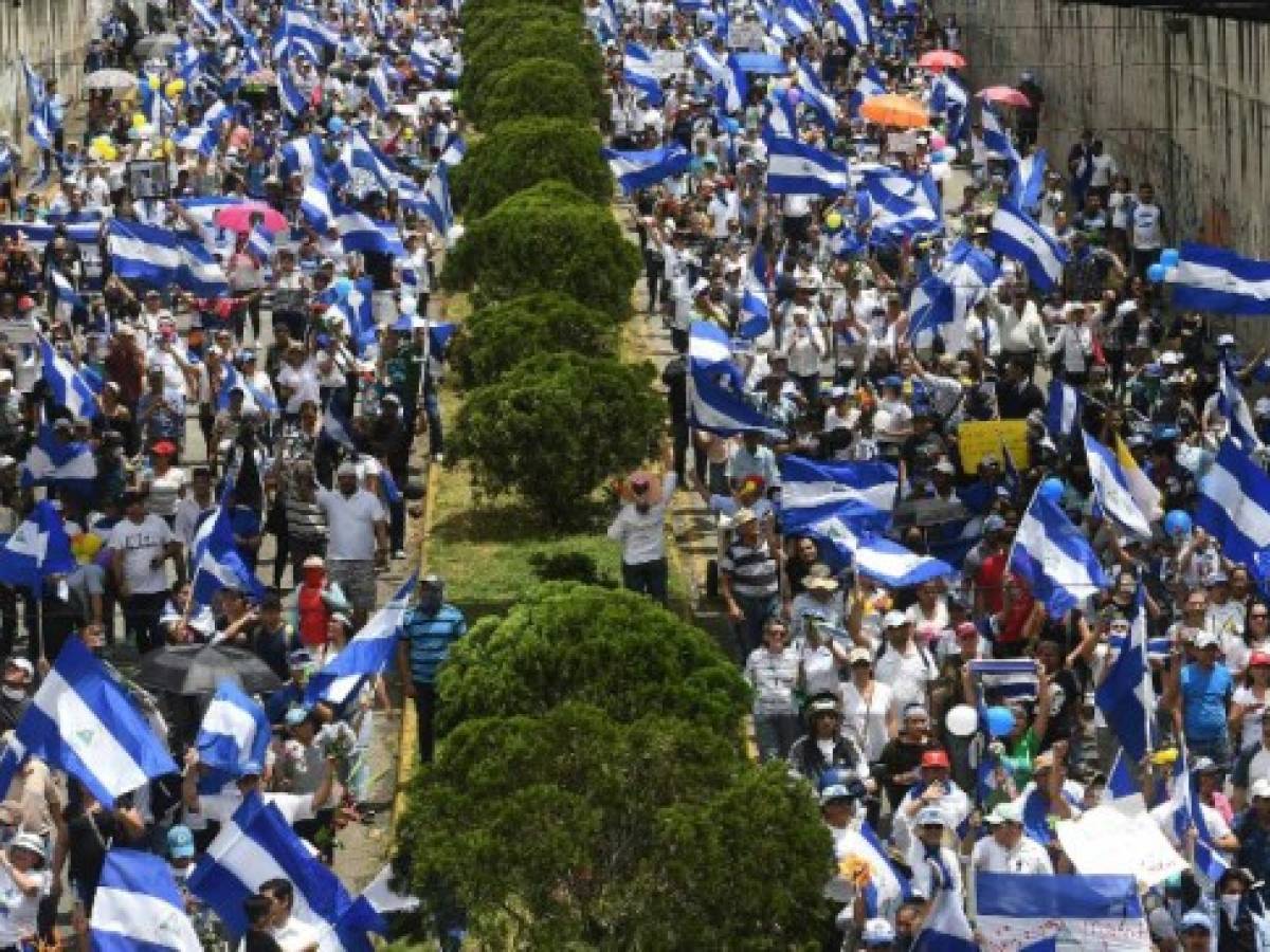 Nicaragua: Represión a megamarcha deja muerto y heridos