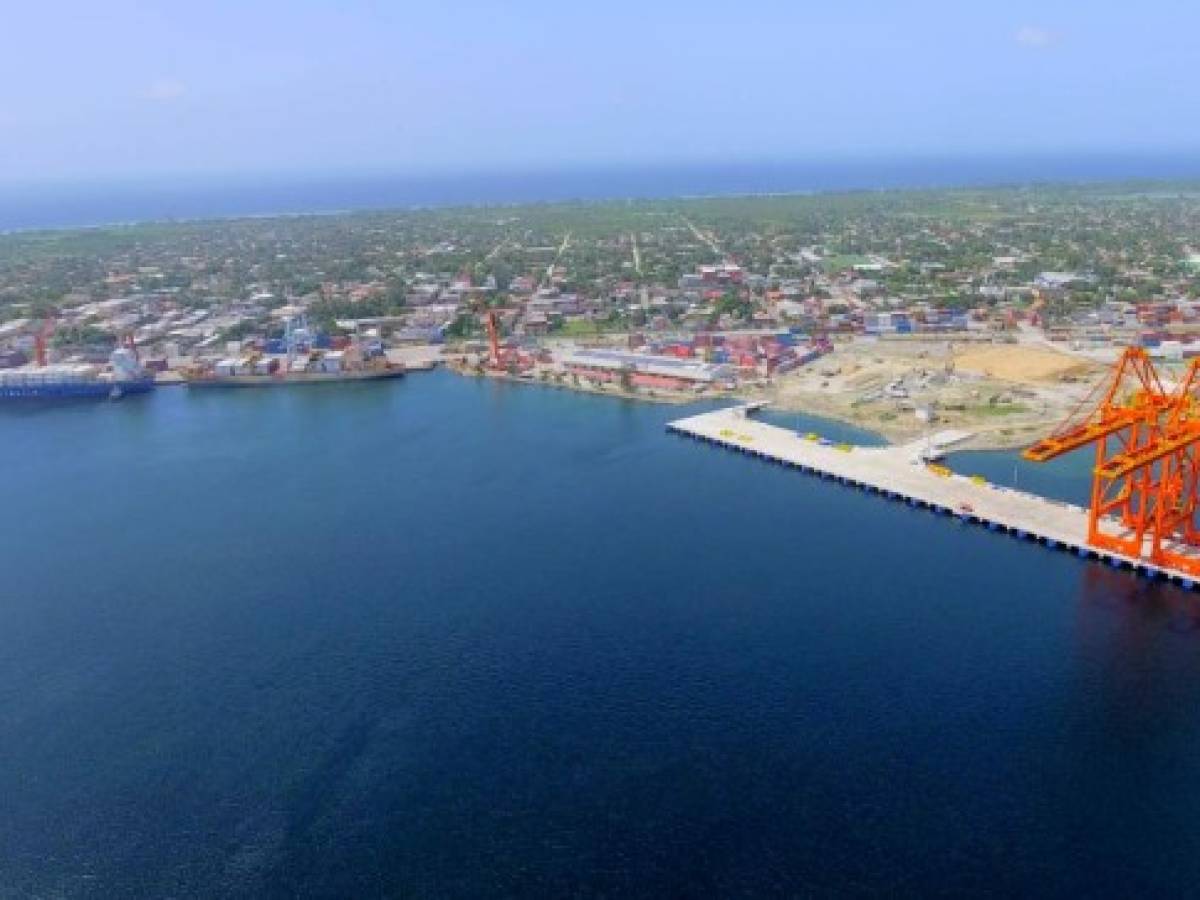 Puerto Cortés busca más clientes en El Salvador