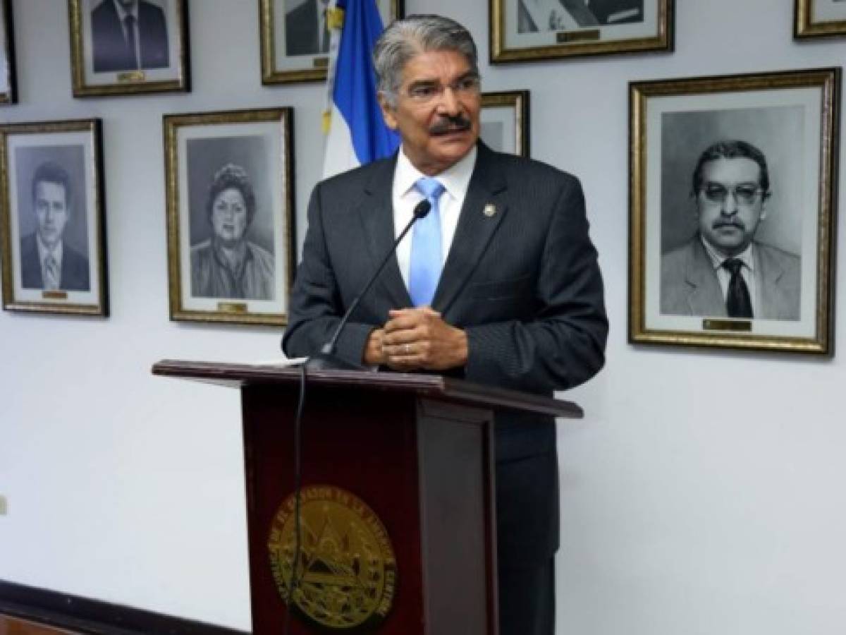 Fiscalía salvadoreña acusa a expresidente del Congreso por negociación con pandillas