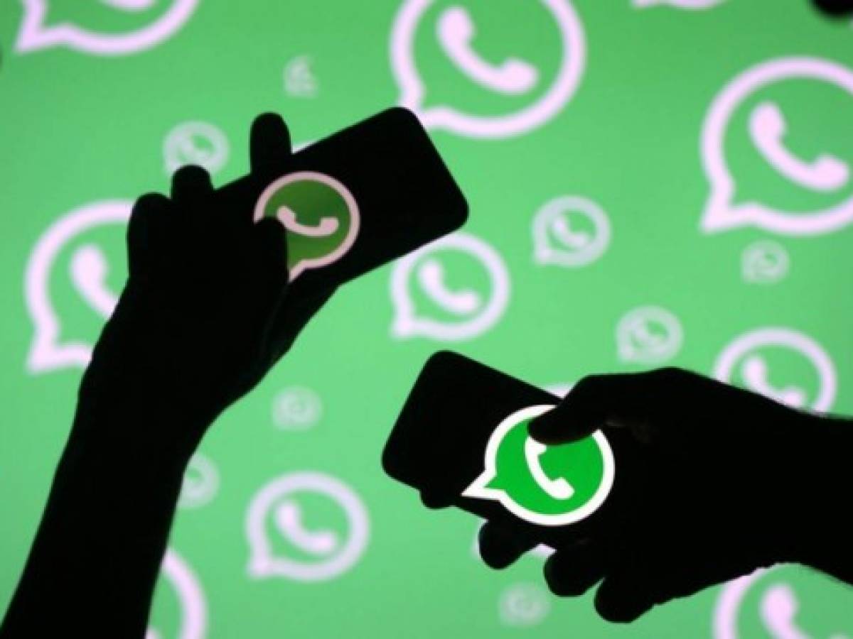 WhatsApp ya notifica cuando un mensaje ha sido reenviando