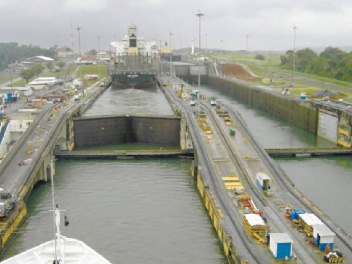 Canal de Panamá no descarta manipular el clima y sembrar nubes para que llueva