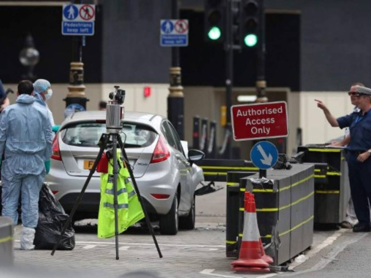 Varios heridos tras atentado con automovil frente ante el Parlamento británico