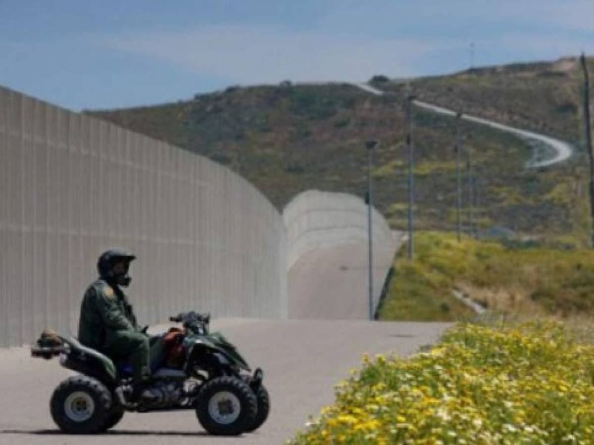 EEUU: Cuatro empresas construirán prototipos de muros fronterizo
