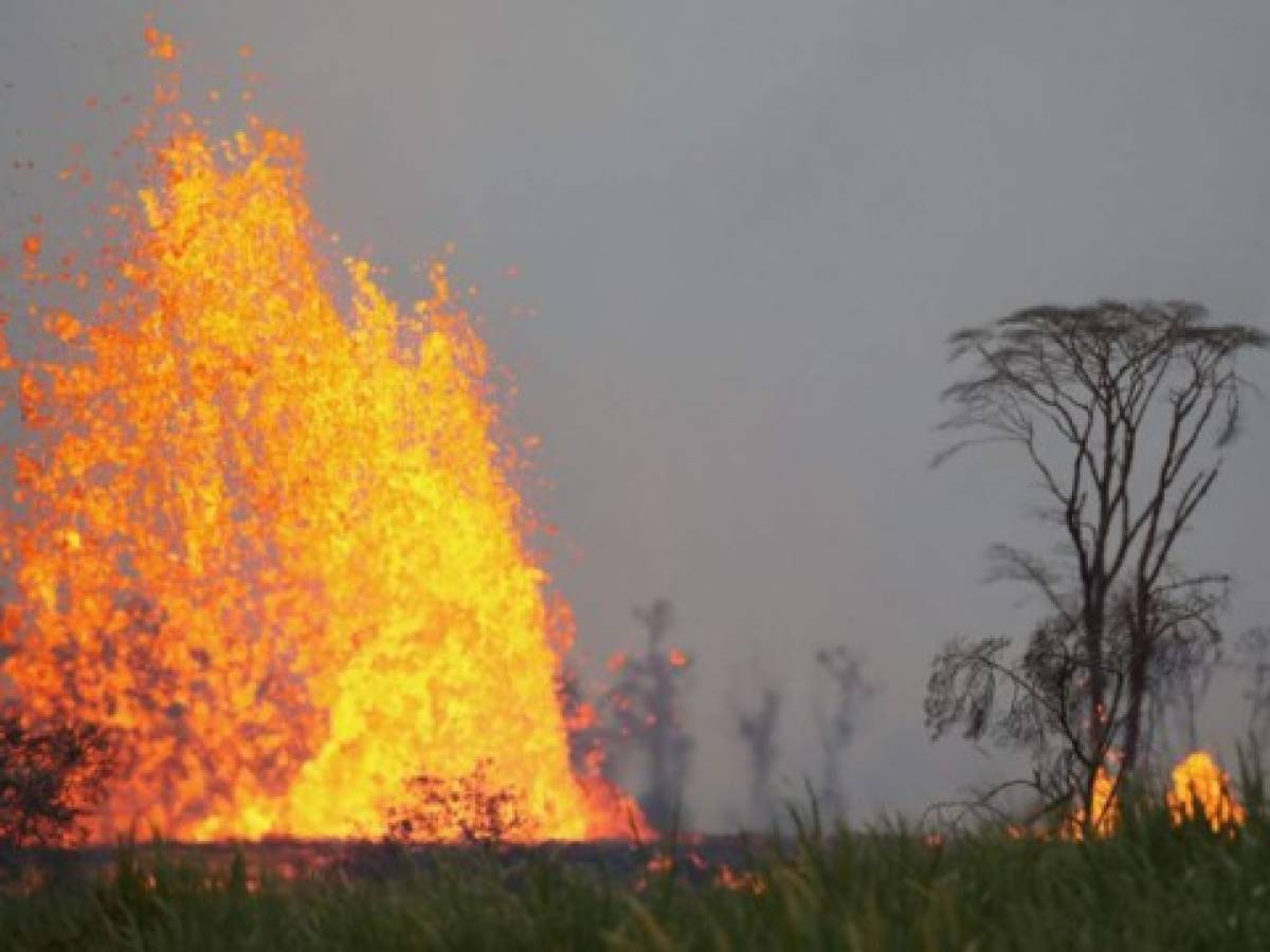 Los científicos coinciden en que de ocurrir una gran erupción no habría pérdidas de vida, pues las áreas residenciales más expuestas han sido evacuadas y la región donde está el volcán (en el sureste de la isla) es de muy baja población. Los científicos coinciden en que de ocurrir una gran erupción no habría pérdidas de vida, pues las áreas residenciales más expuestas han sido evacuadas y la región donde está el volcán (en el sureste de la isla) es de muy baja población.
