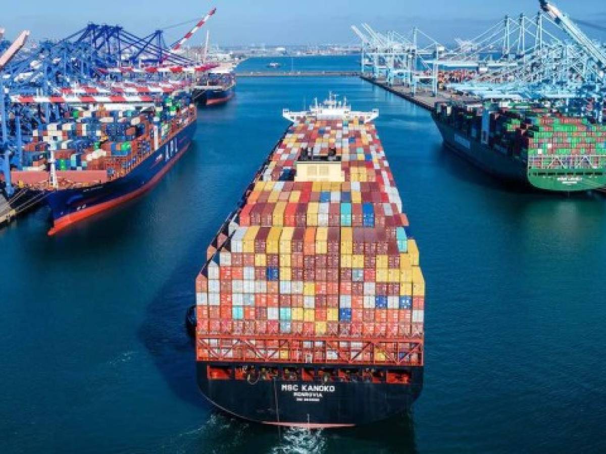 Tráfico portuario de EEUU adelanta la Navidad de los importadores