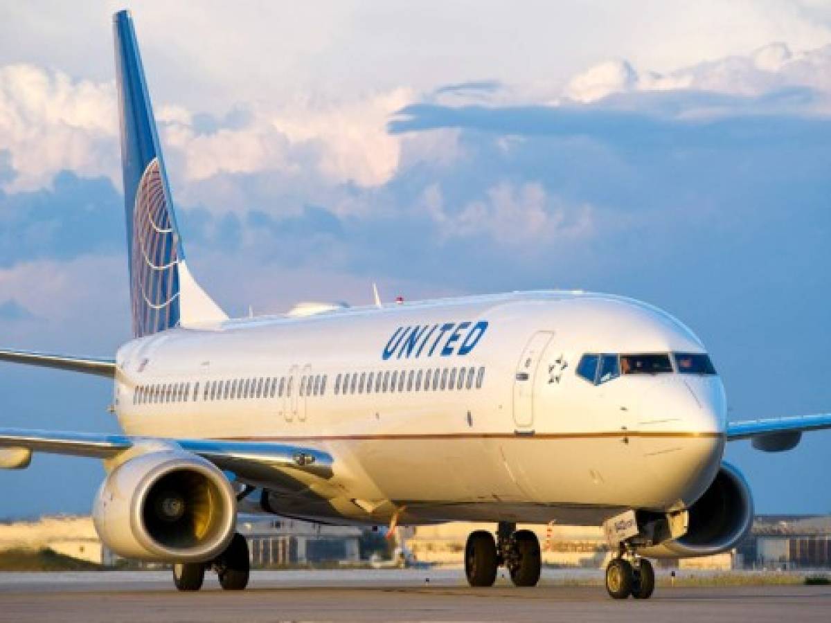 United Airlines prevé recortar su plantilla desde octubre