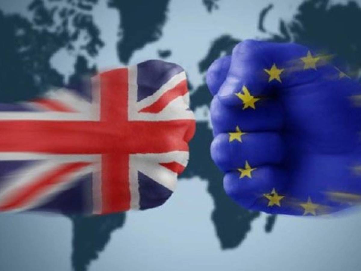 UE acuerda 'divorcio' con Gran Bretaña