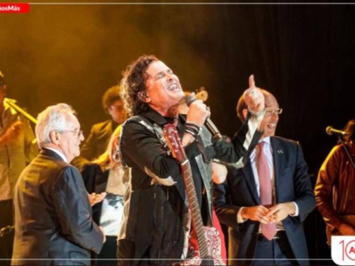 Avianca celebró sus 100 años en Colombia. Carlos Vives estuvo con ellos.