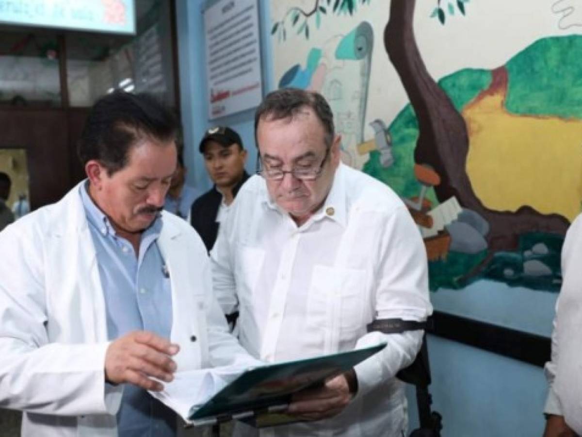 Guatemala: Giammattei quiere usar fondos de construcción de carretera para hospitales