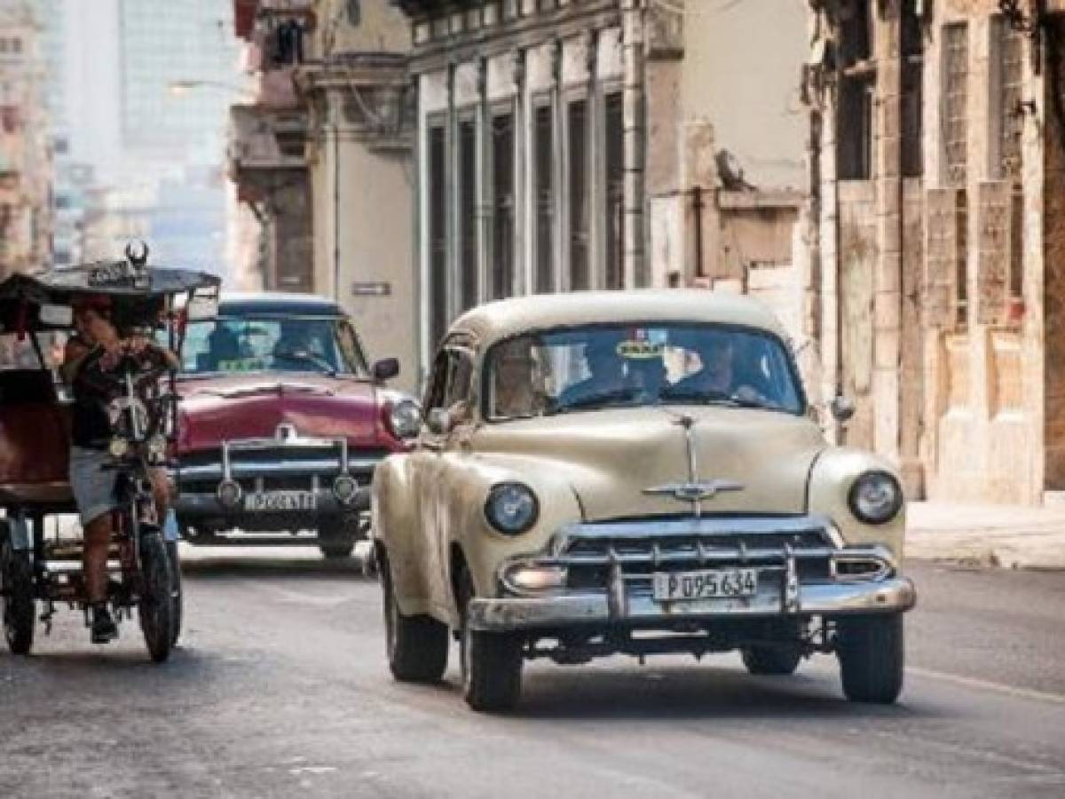 Grandes fabricantes sueñan con Cuba en salón del automóvil