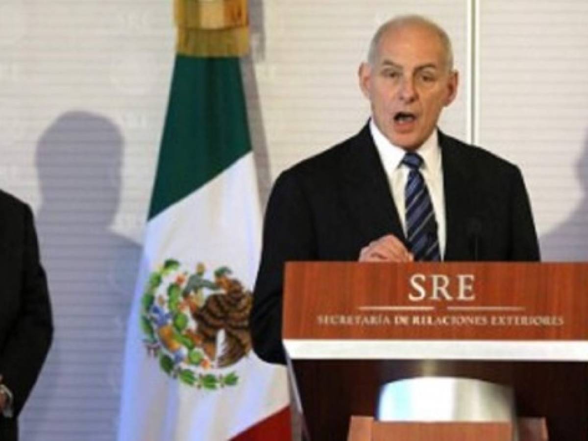 Kelly en México: no habrá 'deportaciones masivas' ni 'uso de la fuerza militar'