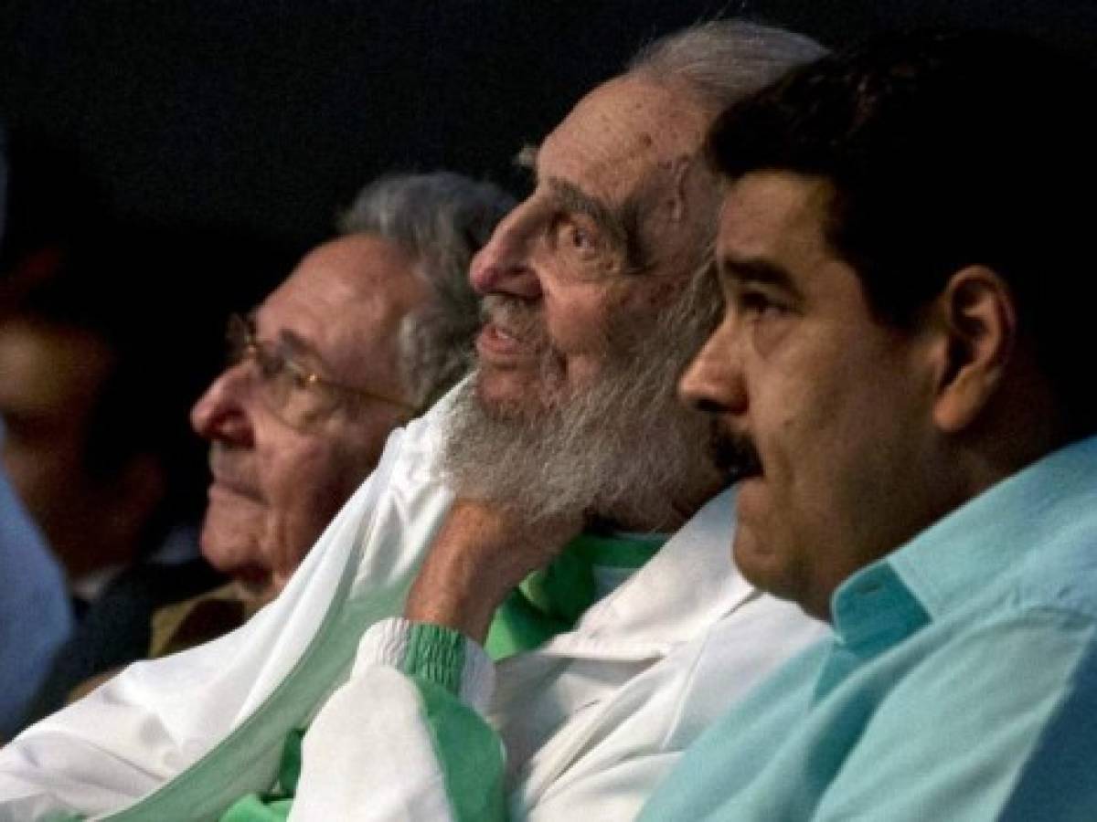 Fidel Castro reapareció públicamente en su cumpleaños número 90