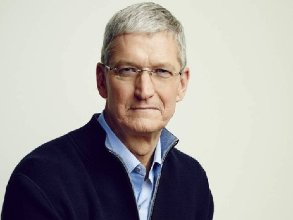 Tim Cook cumple una década al frente de Apple