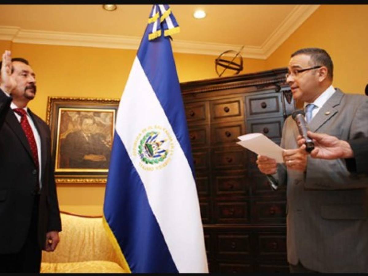 El Salvador: Capturan a excolaborador y financista del expresidente Funes