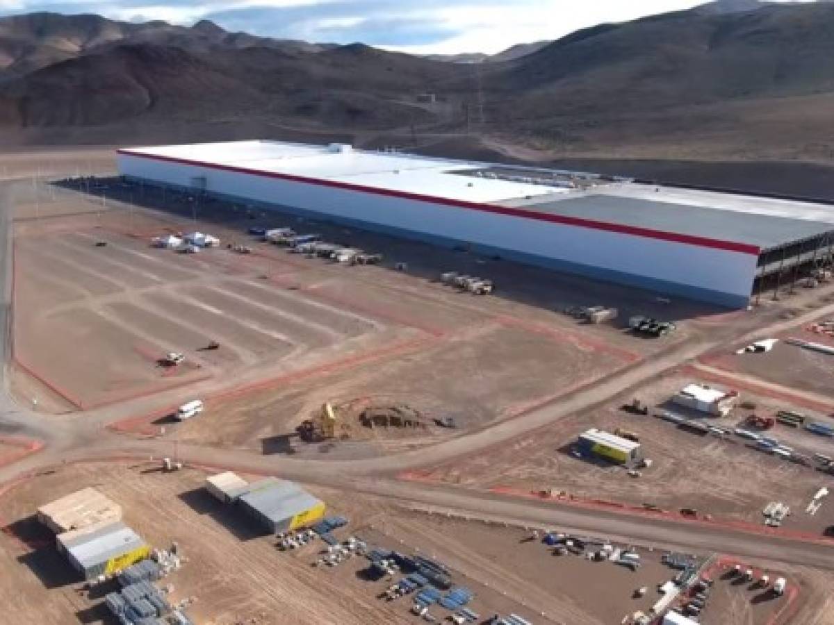 Tesla inaugurará su Gigafactory a finales de julio