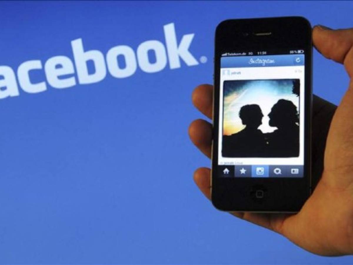 FB lanza una aplicación para compartir fotos y videos   