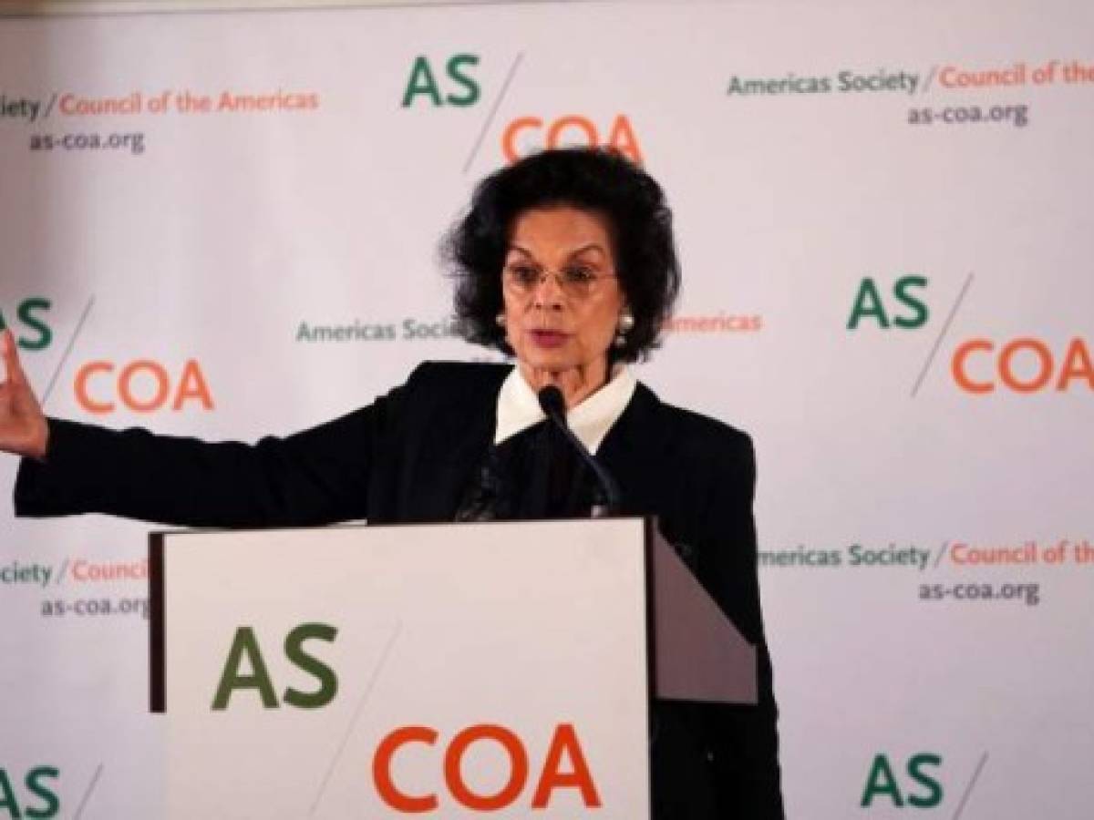 Bianca Jagger, la célebre defensora de los DDHH, nicaragüense, de 73 años y antes defensora de la revolución sandinista, dice sentirse 'traicionada' por Ortega, y también reclama un mayor compromiso del sector privado y de las familias ricas de Nicaragua en la crisis que vive el país. Bianca Jagger, la célebre defensora de los DDHH, nicaragüense, de 73 años y antes defensora de la revolución sandinista, dice sentirse 'traicionada' por Ortega, y también reclama un mayor compromiso del sector privado y de las familias ricas de Nicaragua en la crisis que vive el país.