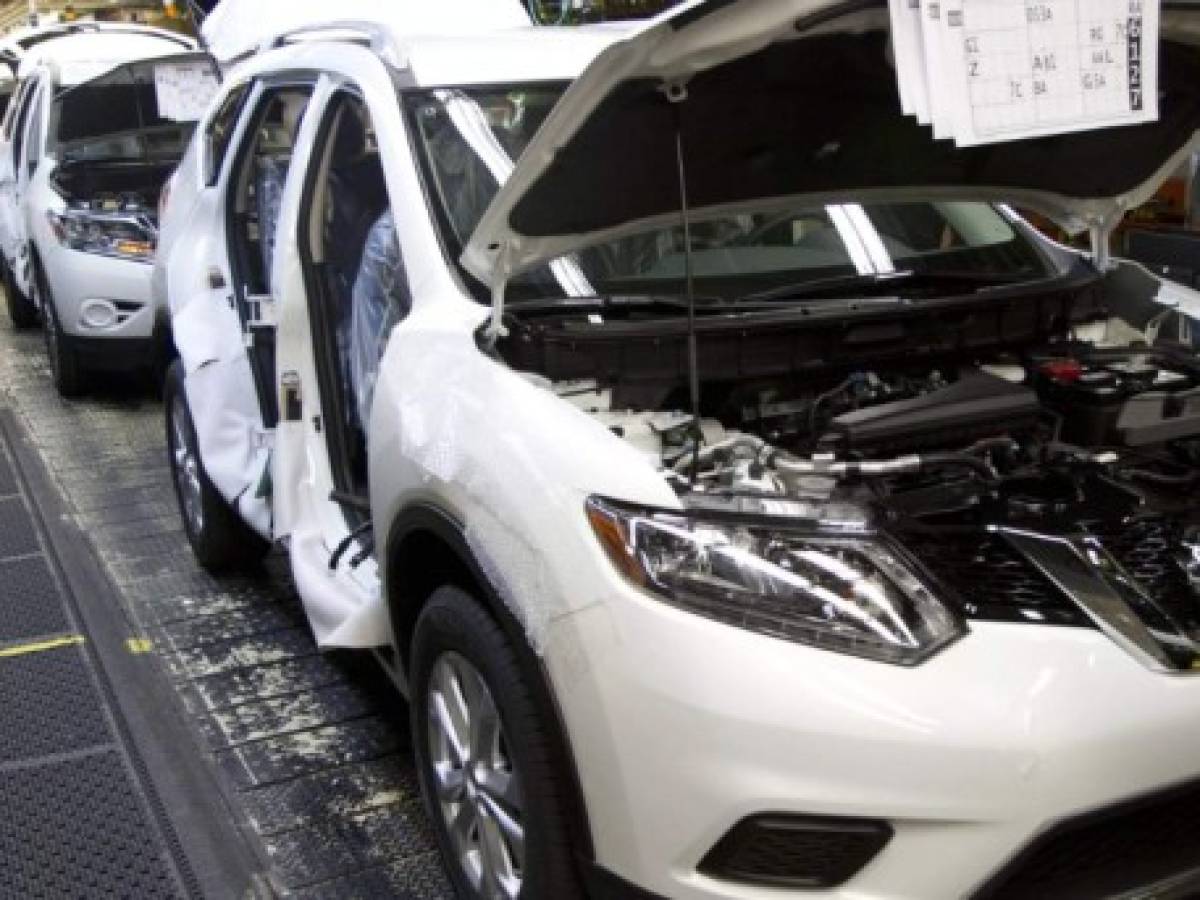 Nissan llama a revisión a 1,2 millones de autos