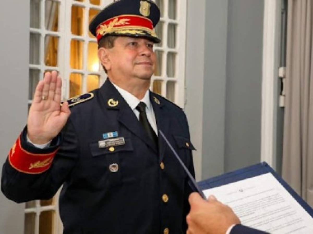 La Fiscalía de El Salvador inicia un proceso penal contra el director de la Policía