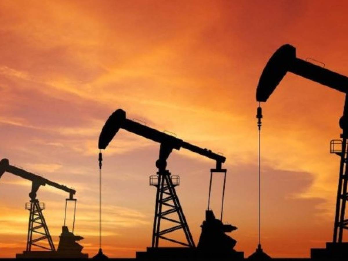 Mercado del petróleo asimila el acuerdo Opep+ y precios caen