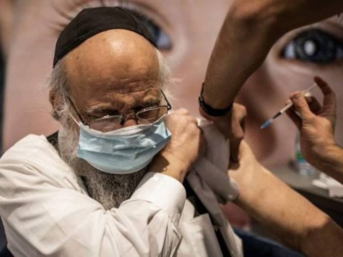 Israel aplicará tercera dosis de vacuna a los mayores de 60 años