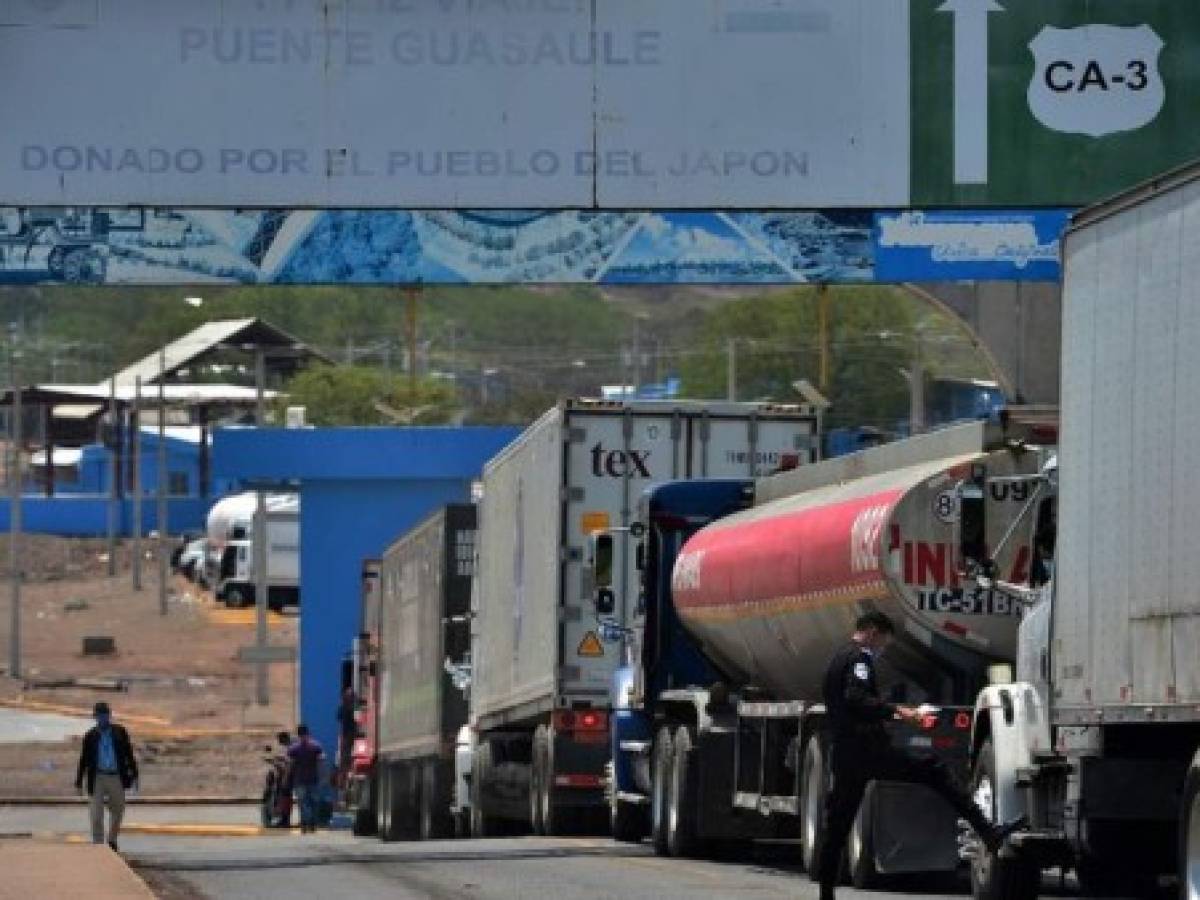 Centroamérica acuerda desbloquear fronteras para transporte de mercancías