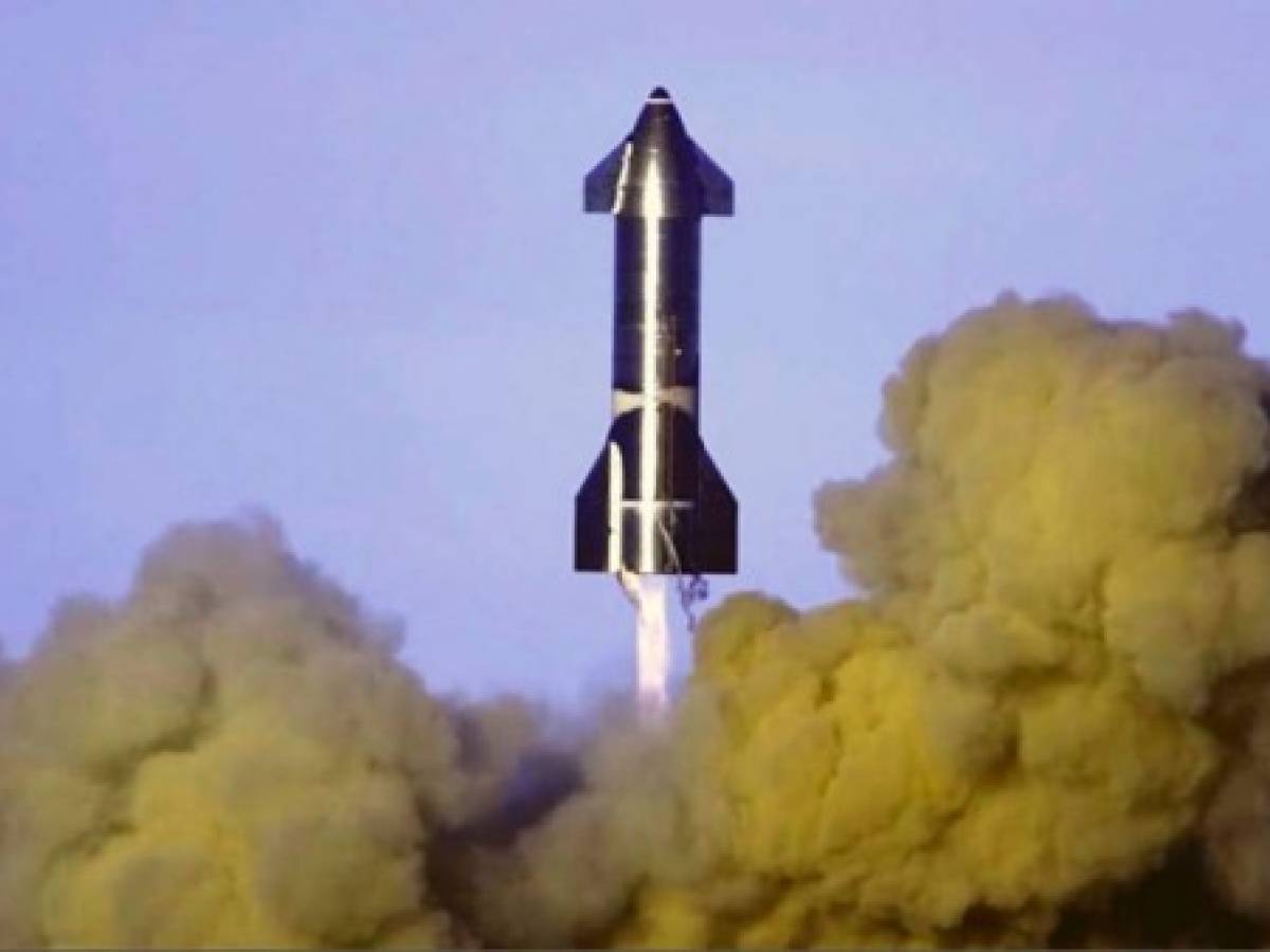 Prototipo de cohete de SpaceX explota minutos después de aterrizar