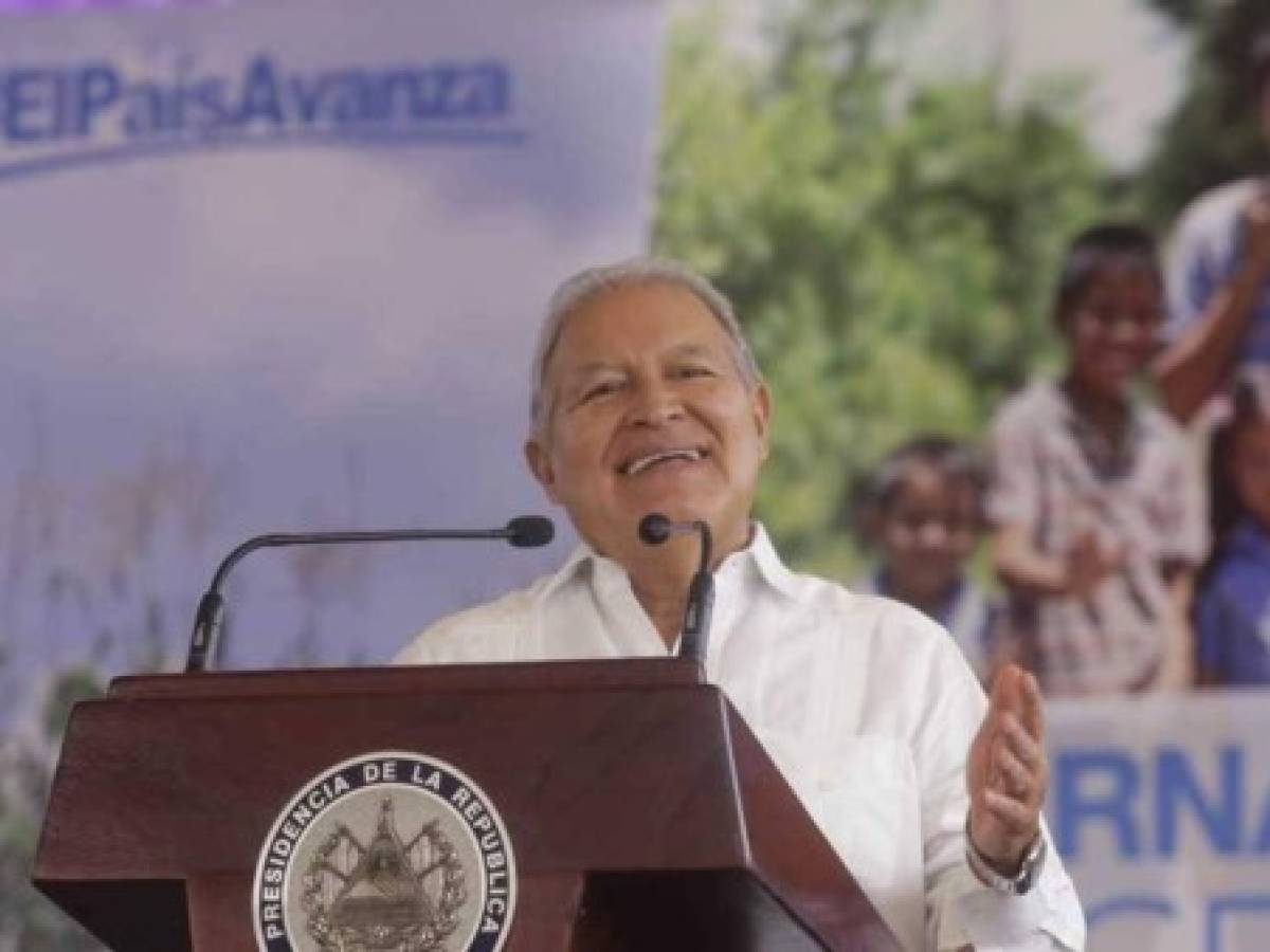 El Salvador: Sánchez Cerén defiende a Funes, investigado por delitos de corrupción