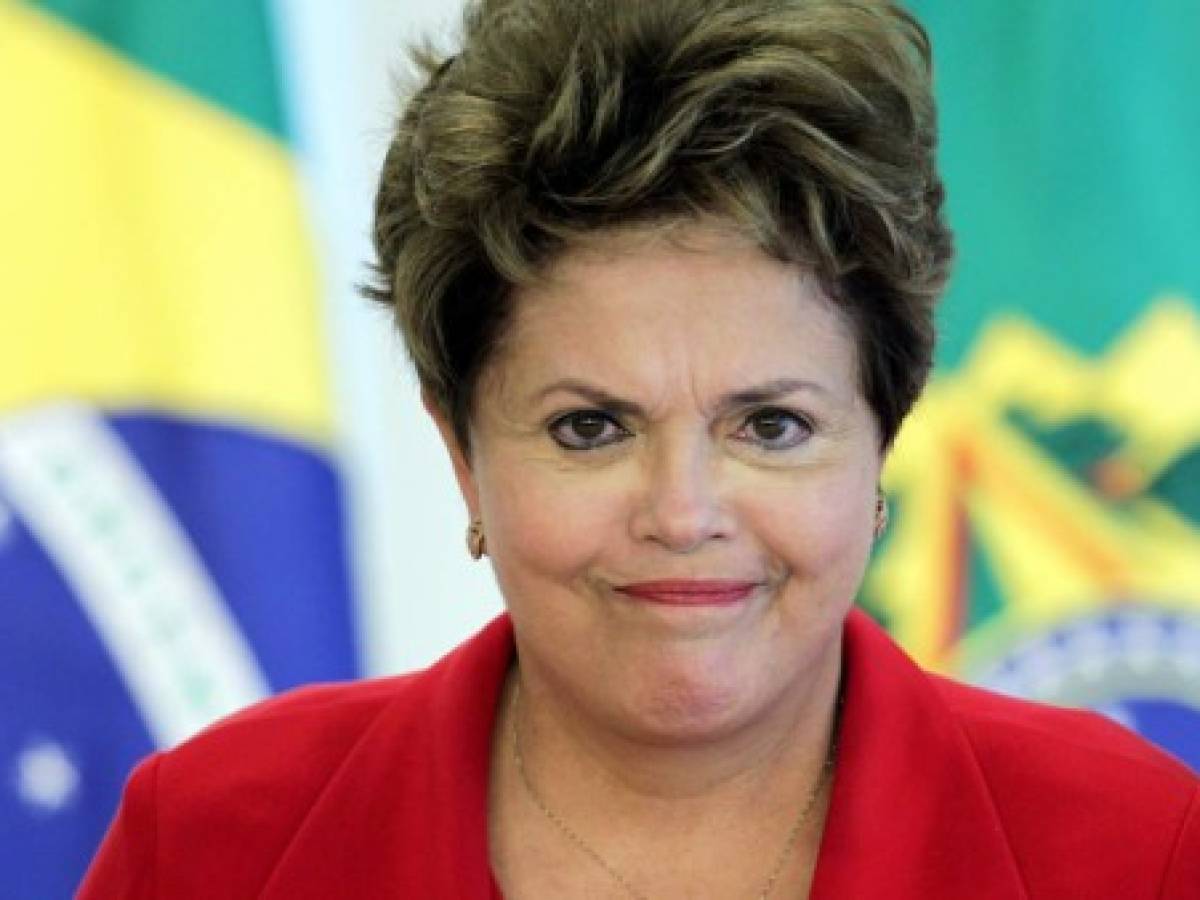 Brasil: Oposición reclama salida de mandataria