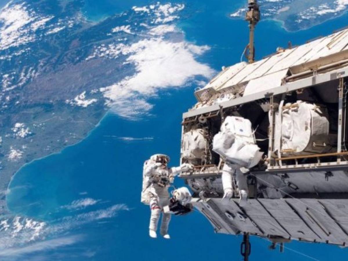 Astronautas de EEUU y Rusia regresan a la Tierra desde la Estación Espacial Internacional