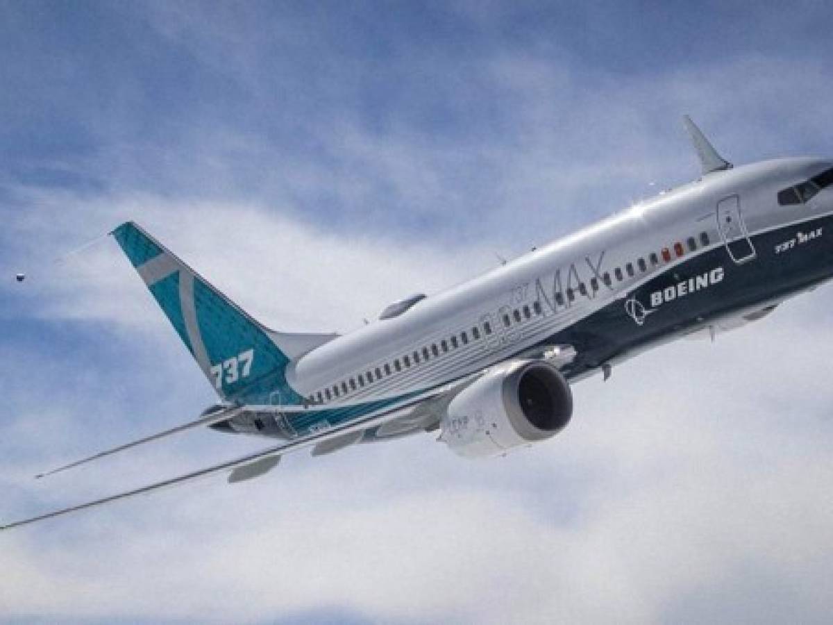 Boeing 'acelera' fabricación del modelo 737 MAX pese a sacudida financiera tras accidentes