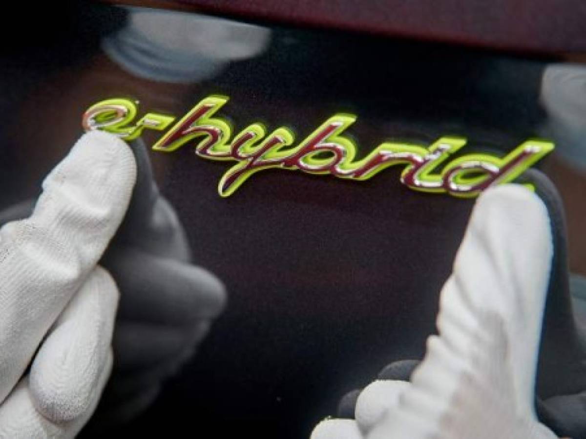 Porsche cumple10 años produciendo autos híbridos en su fábrica de Leipzig Porsche cumple10 años produciendo autos híbridos en su fábrica de Leipzig