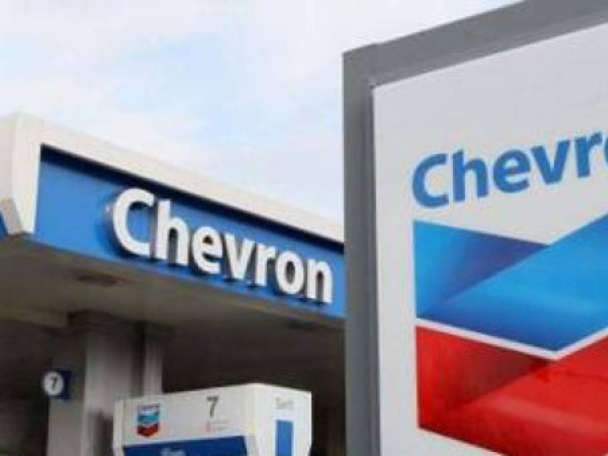 Trump pide a Chevron que cierre operaciones en Venezuela