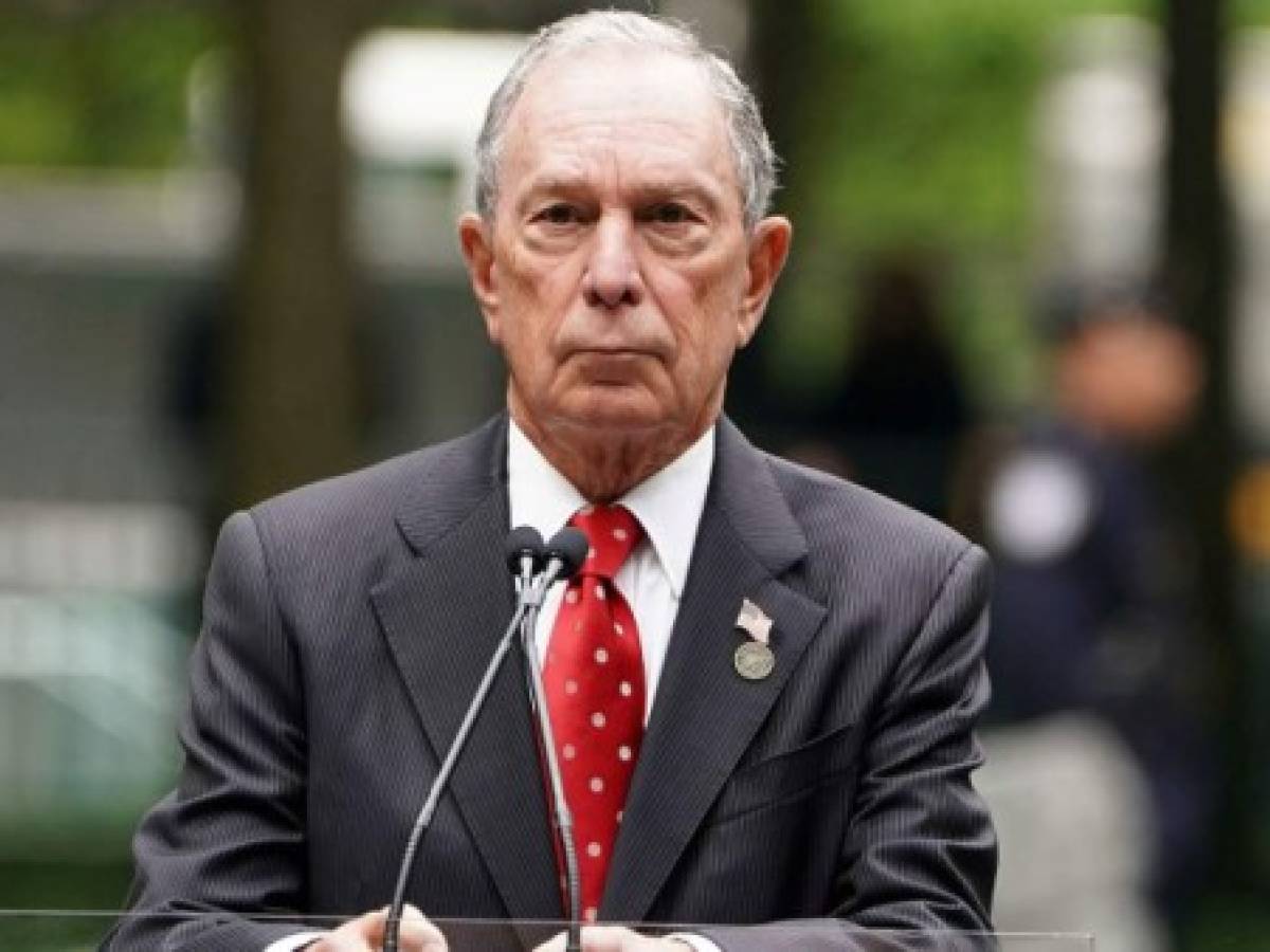 Bloomberg pide perdón por política contra la delincuencia que perjudicó a minorías