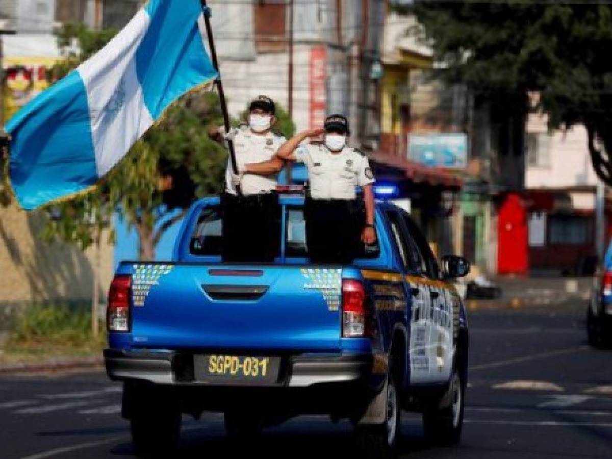 Guatemala afloja el toque de queda impuesto para contener el coronavirus