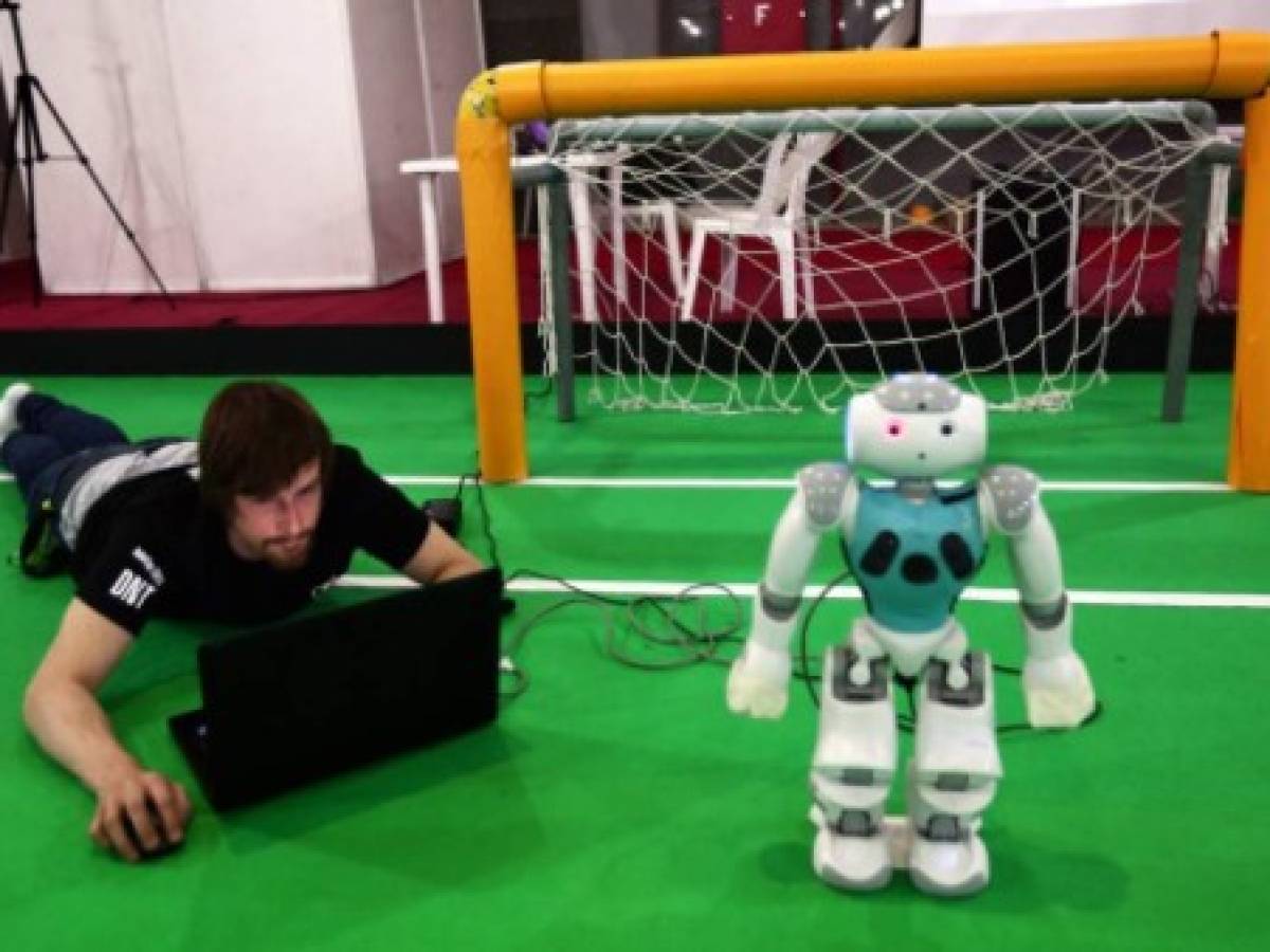 Robots enfrentarán a humanos en partidos de fútbol
