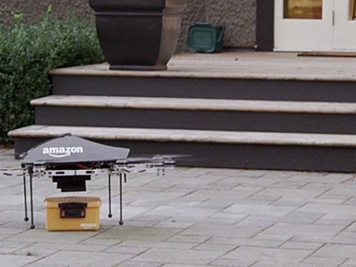 Ejecutivo de Amazon asegura que sus drones harán entregas en 30 minutos o menos