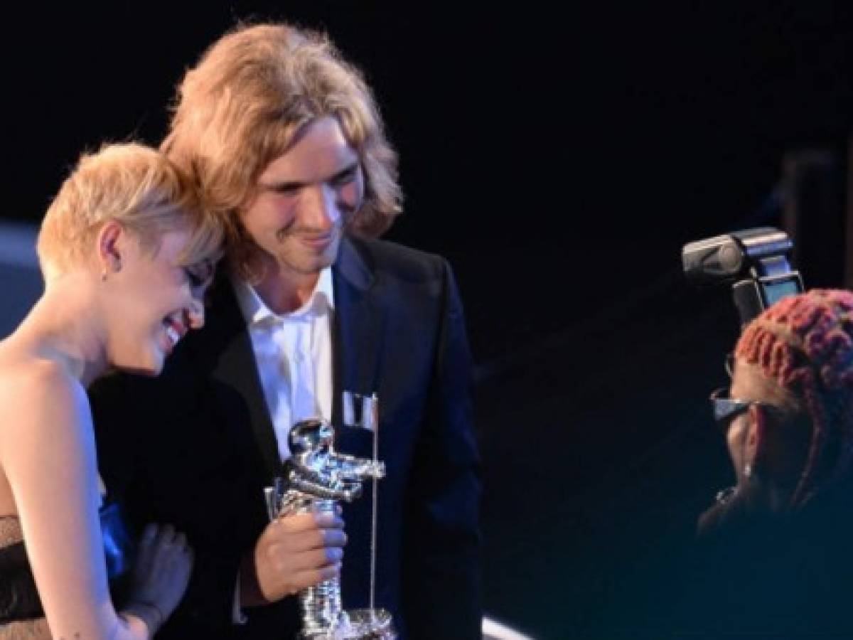 Quién era el indigente que acompañó a Miley Cyrus a los MTV Video Music Awards