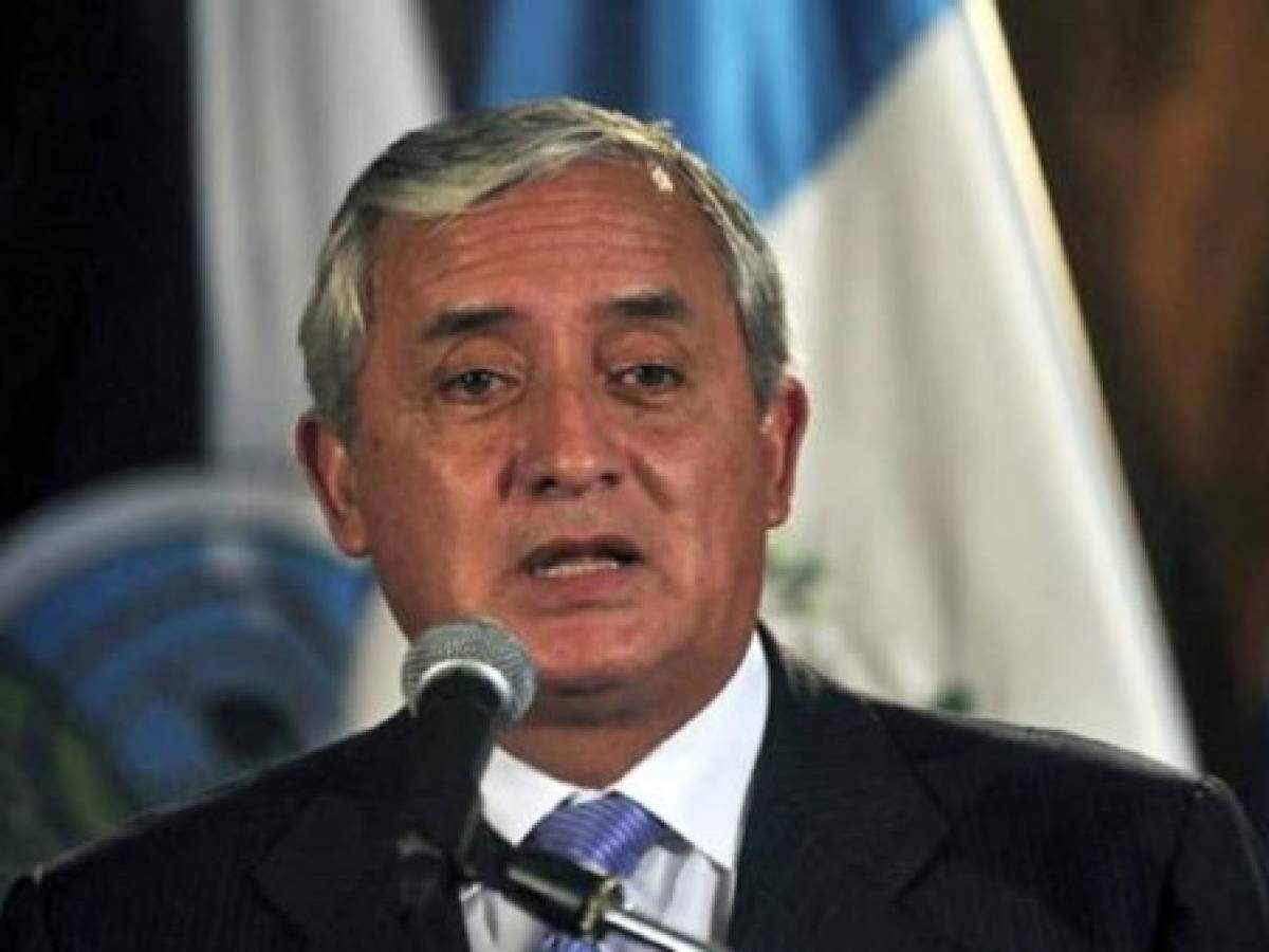 Guatemala: Otto Pérez sigue limpiando gabinete para evitar renuncia