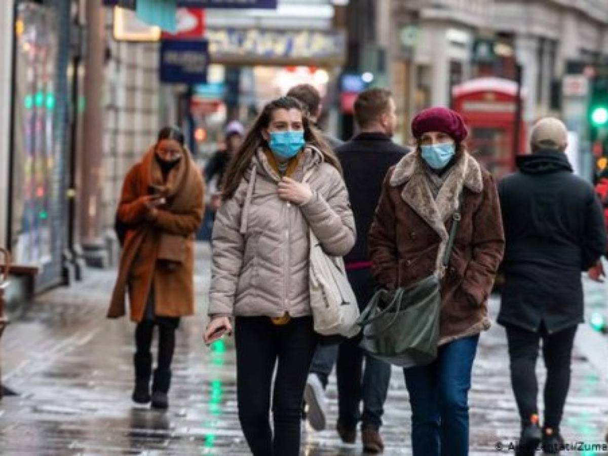 Londres se dispone a aislar en hoteles a quien regrese de países de riesgo de coronavirus