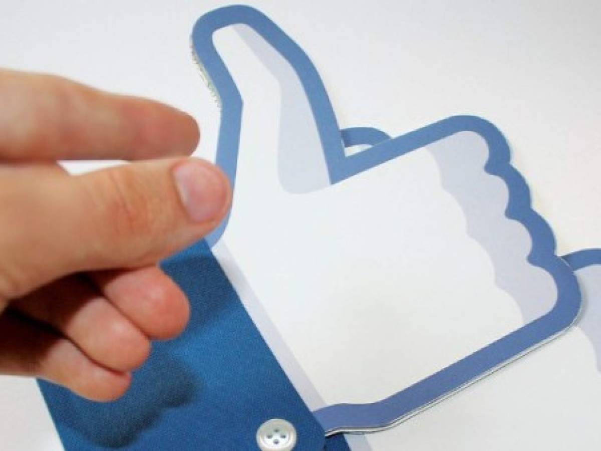¿Está cayendo la 'estrella' de Facebook?