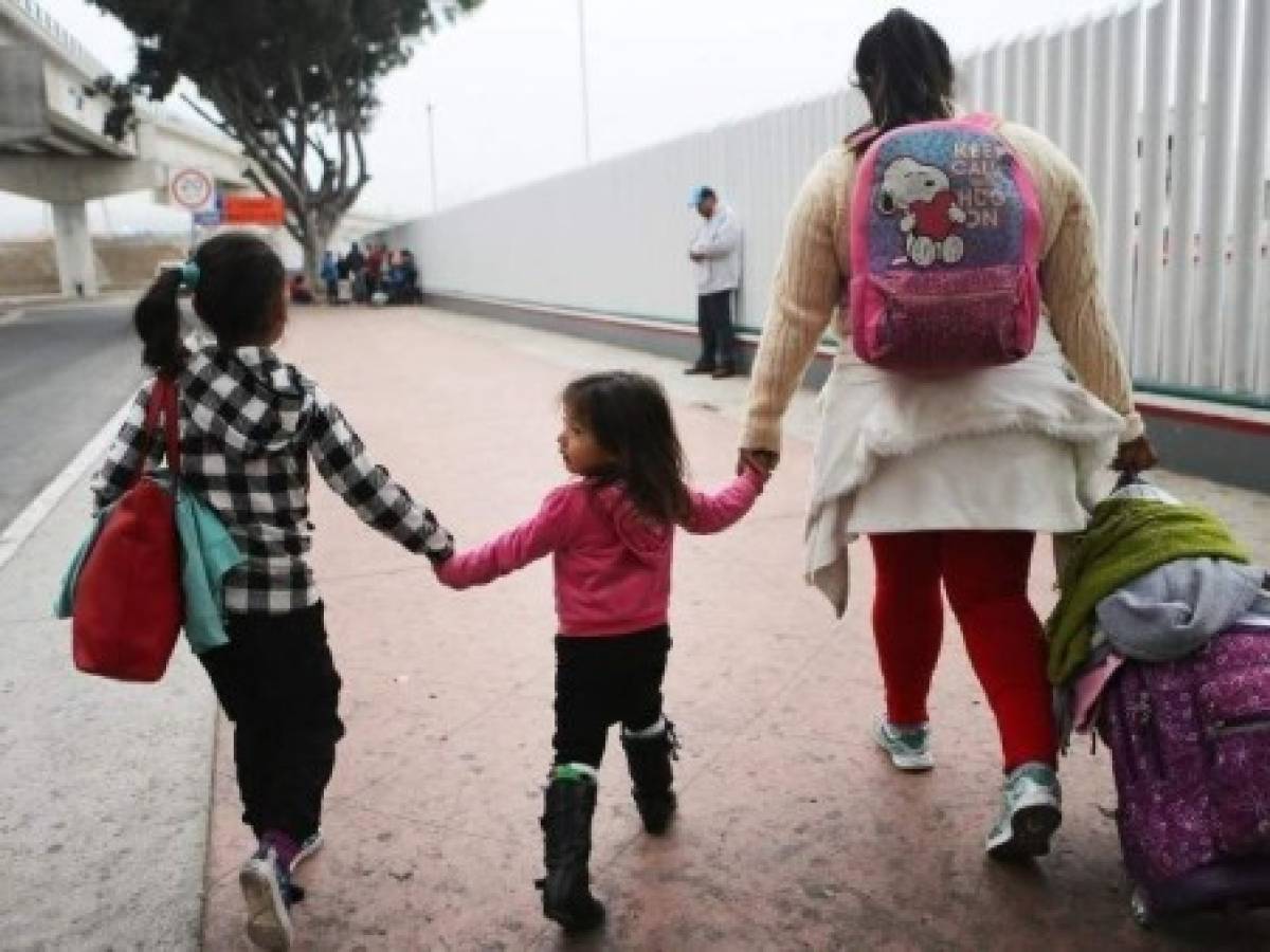 Trump: Migrantes que pidan asilo permanecerán en México mientras EEUU procesa pedidos