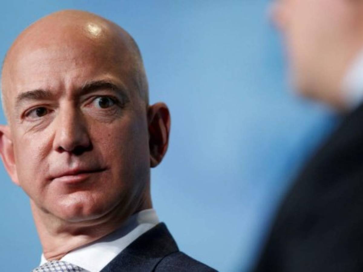 Jeff Bezos es demandado por el hermano de su novia