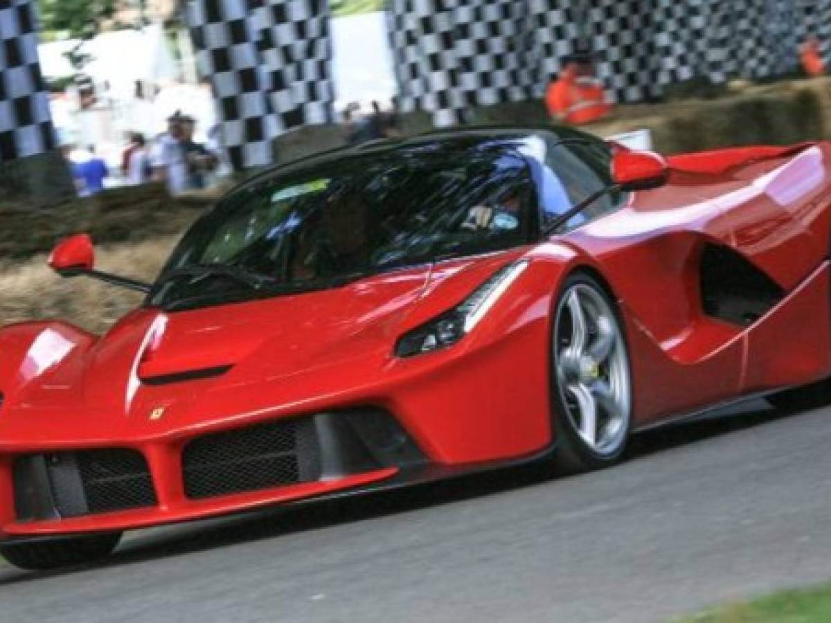 ¿Ferrari y Lamborghini baratos? Descubren en Brasil autos de lujo falsificados