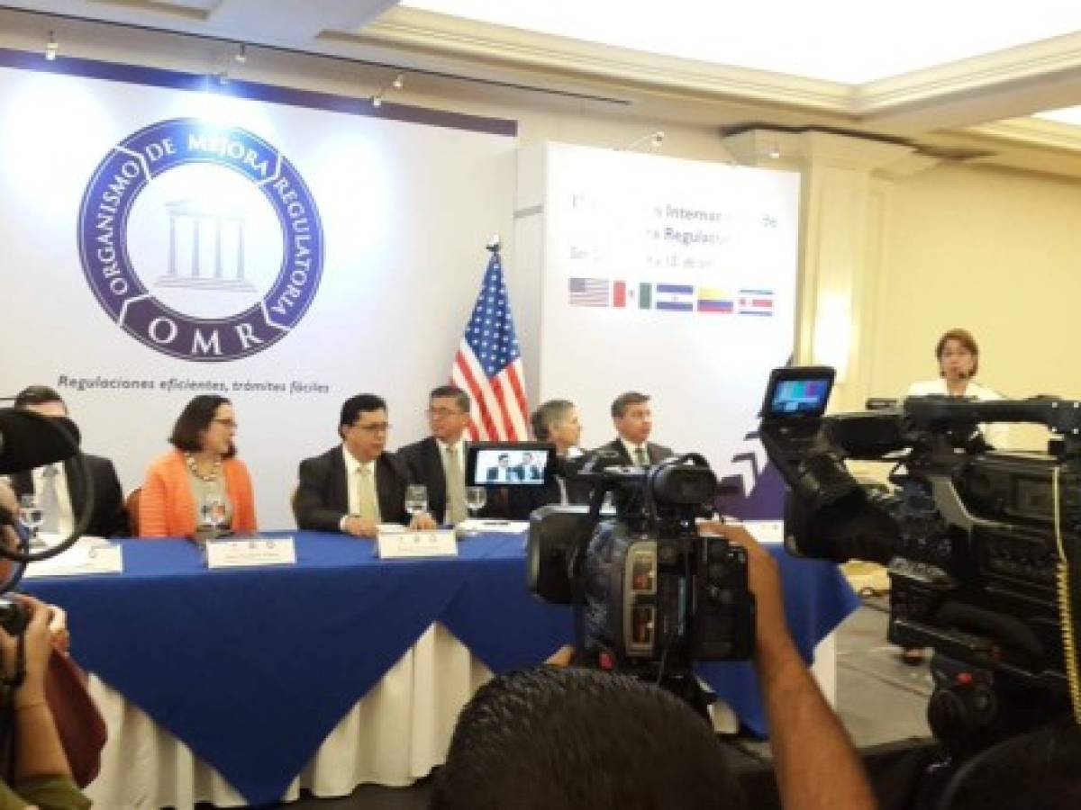 Congresistas de EE.UU. condicionan ayuda financiera a El Salvador