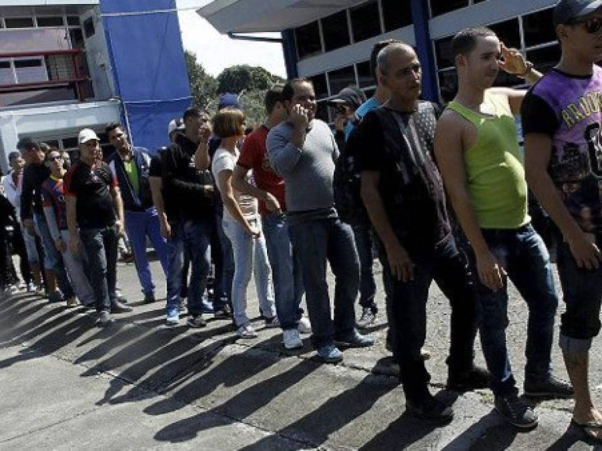 Nicaragua cierra paso a miles de cubanos ilegales y moviliza militares