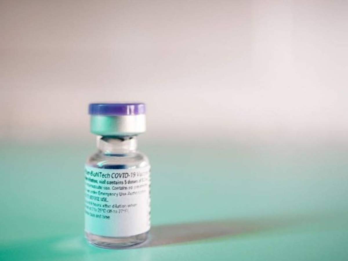 OMS pide priorizar vacunas COVID a mecanismo COVAX, luego a niños