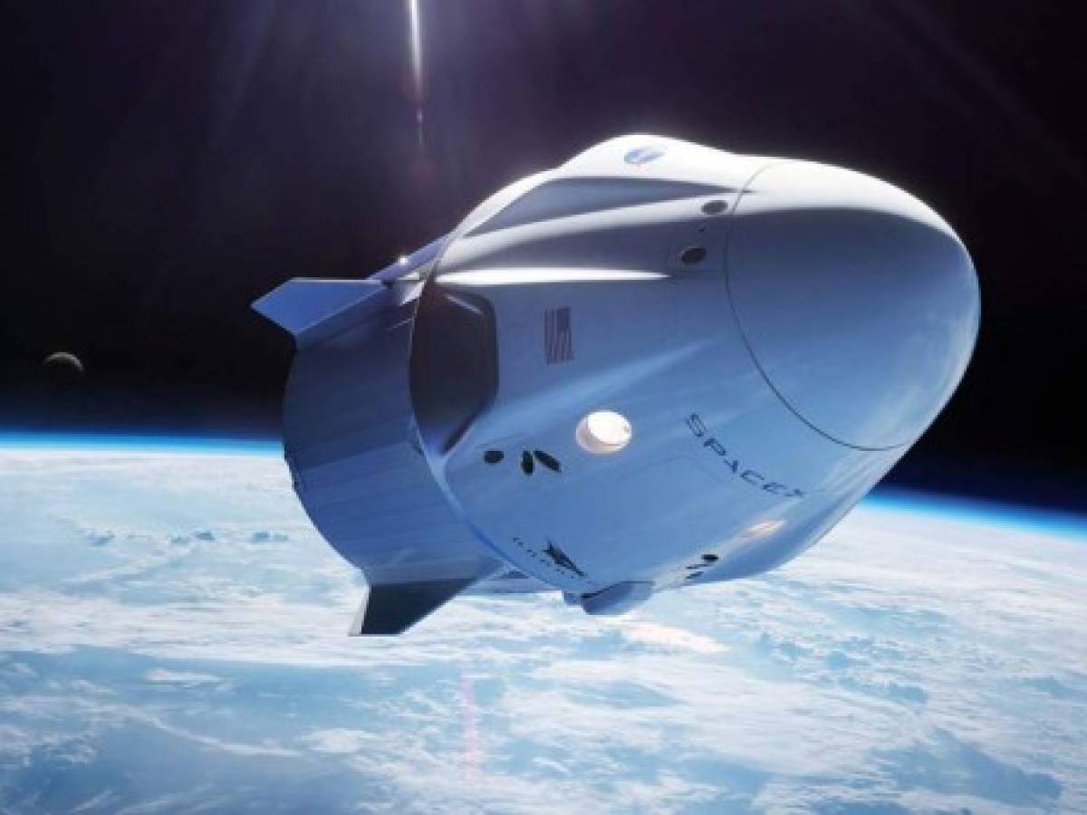 SpaceX anuncia para 2021 el primer vuelo 'totalmente comercial' al espacio